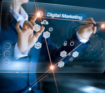 How much does a digital marketer earn?