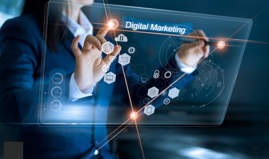 How much does a digital marketer earn?