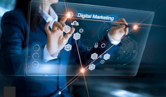 How much does a digital marketer earn?