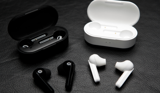 AI translation earbuds