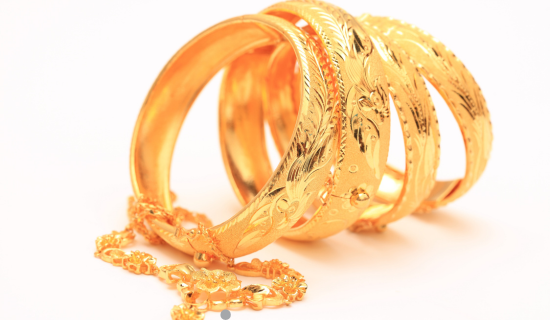 tennis bracelet in gold